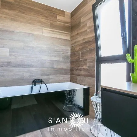 Contemporaine 4 Pieces Avec Piscine, Jardin Et Wi-fi A Agde, Proche Et Commerces - Fr-1-423-257 *