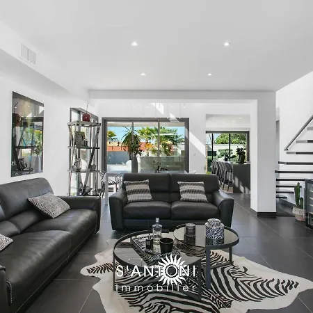 Contemporaine 4 Pieces Avec Piscine, Jardin Et Wi-fi A Agde, Proche Et Commerces - Fr-1-423-257 Villa