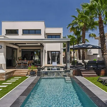 Contemporaine 4 Pieces Avec Piscine, Jardin Et Wi-fi A Agde, Proche Et Commerces - Fr-1-423-257 Le Grau-d'Agde
